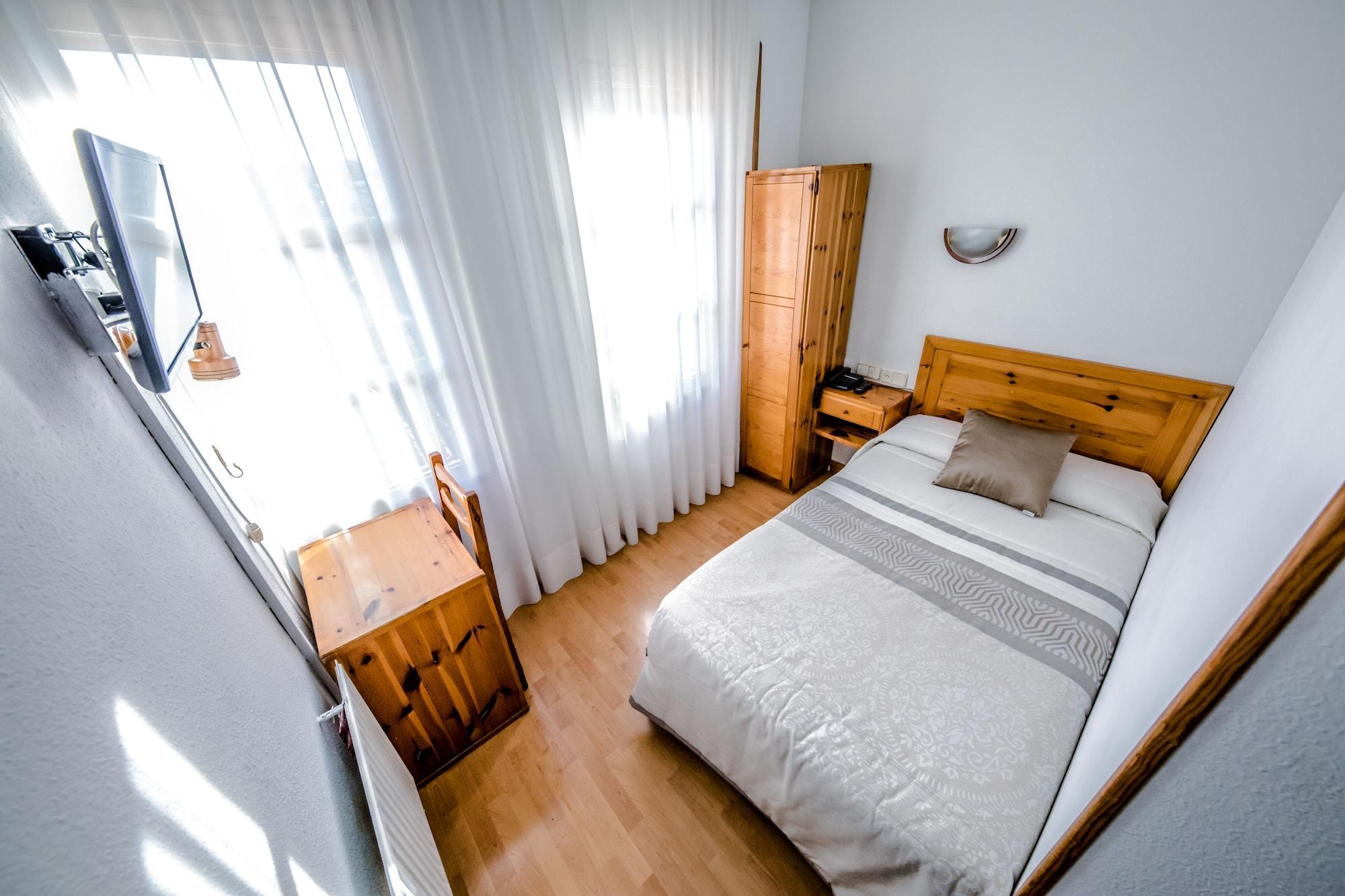 Alvi Hotel Soria Bagian luar foto