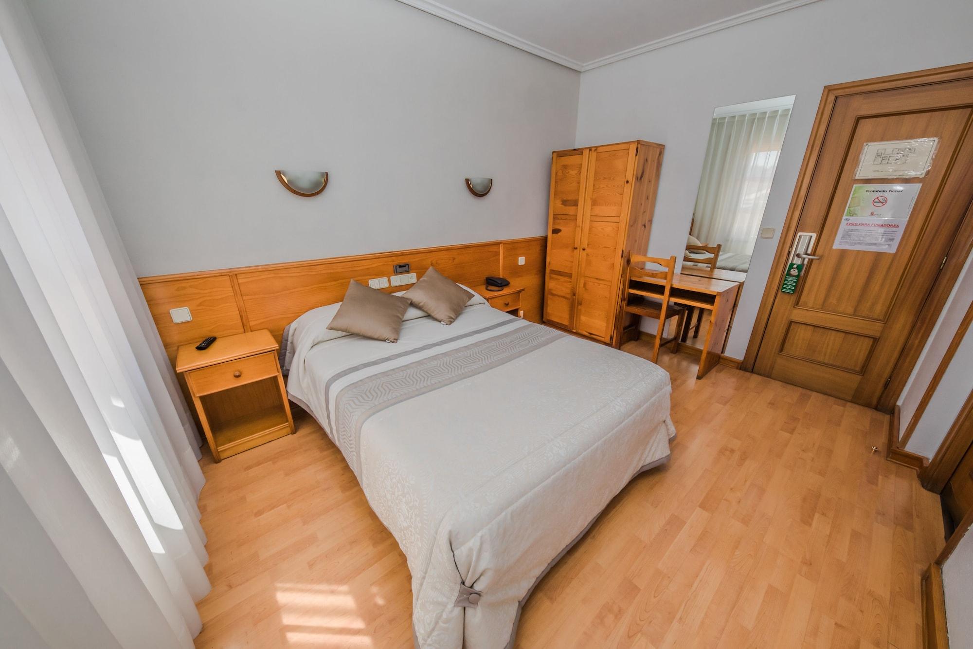 Alvi Hotel Soria Bagian luar foto