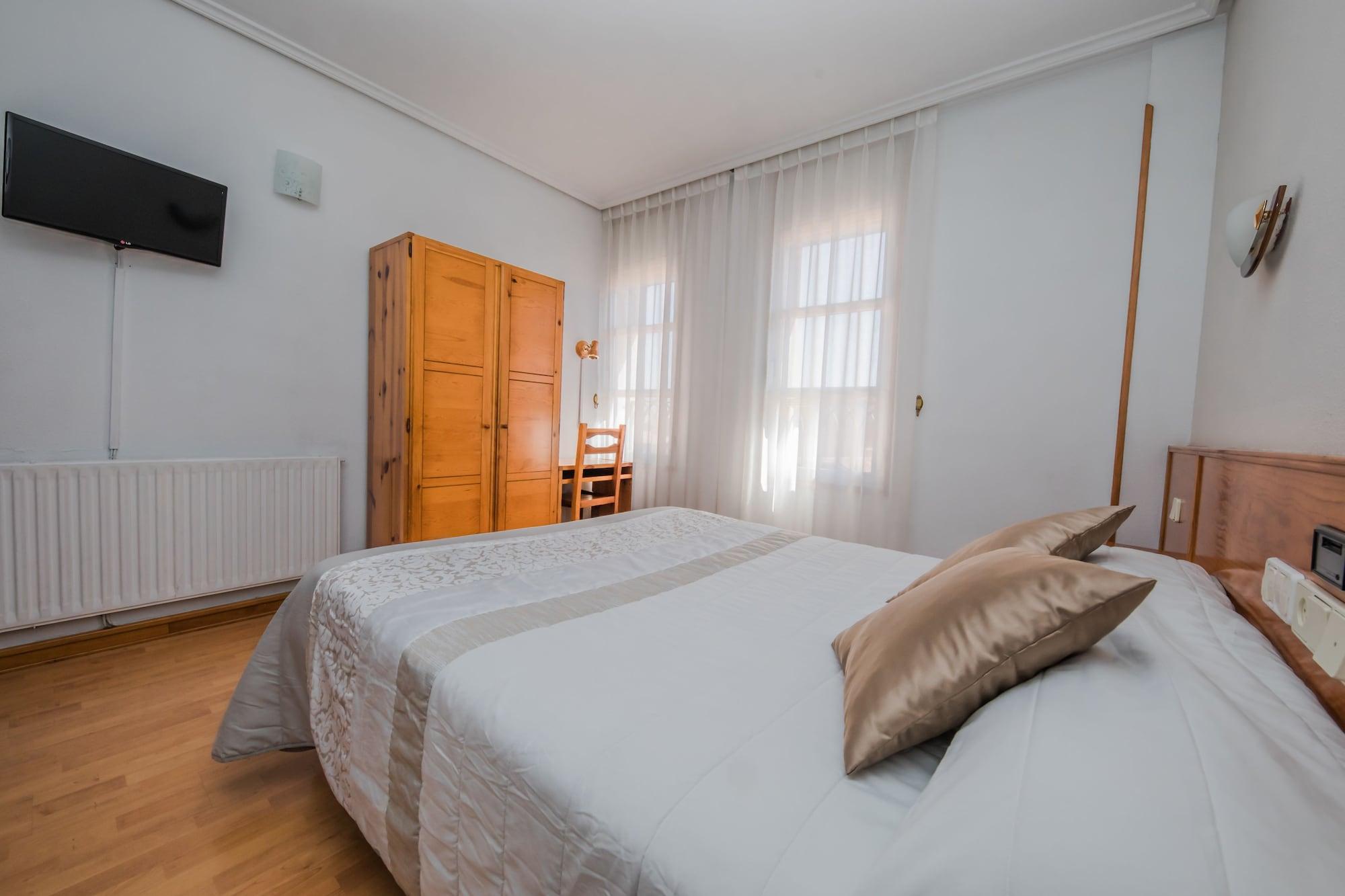 Alvi Hotel Soria Bagian luar foto