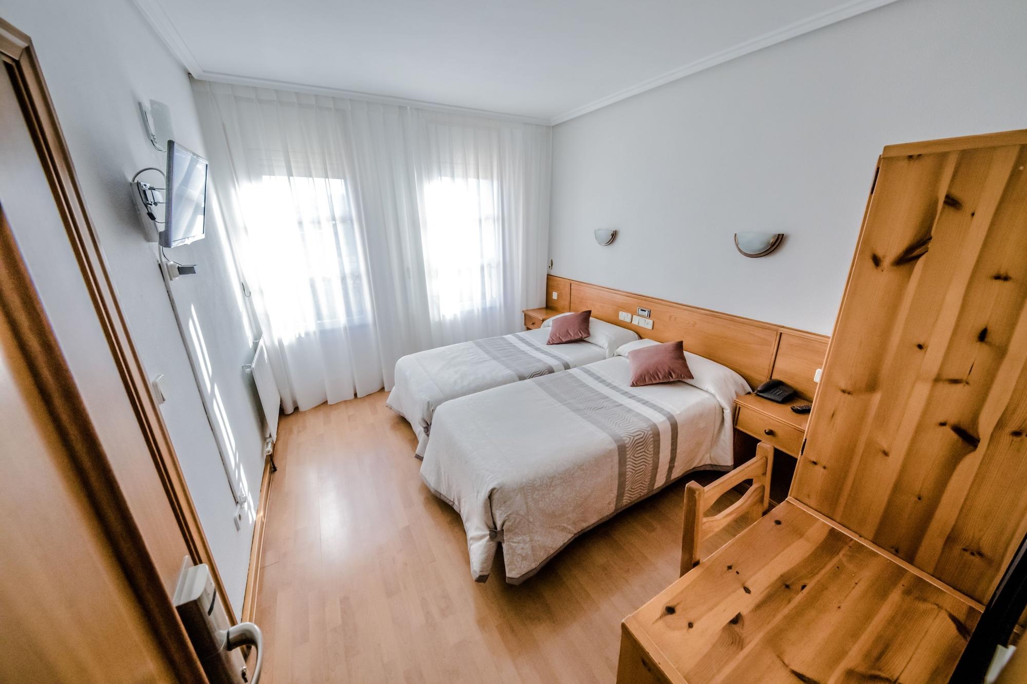Alvi Hotel Soria Bagian luar foto