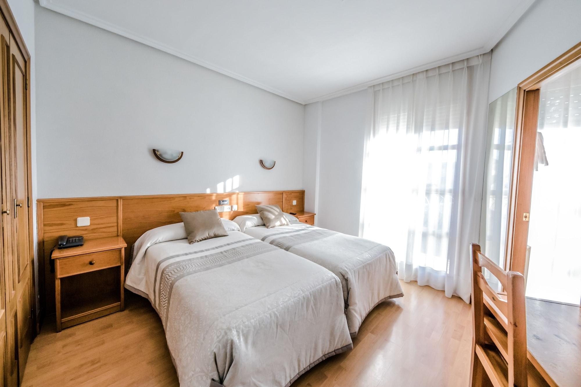 Alvi Hotel Soria Bagian luar foto