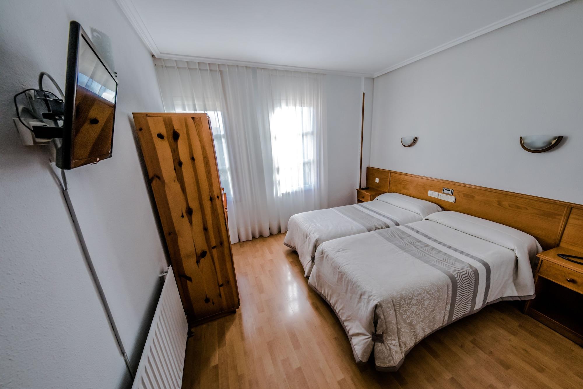 Alvi Hotel Soria Bagian luar foto
