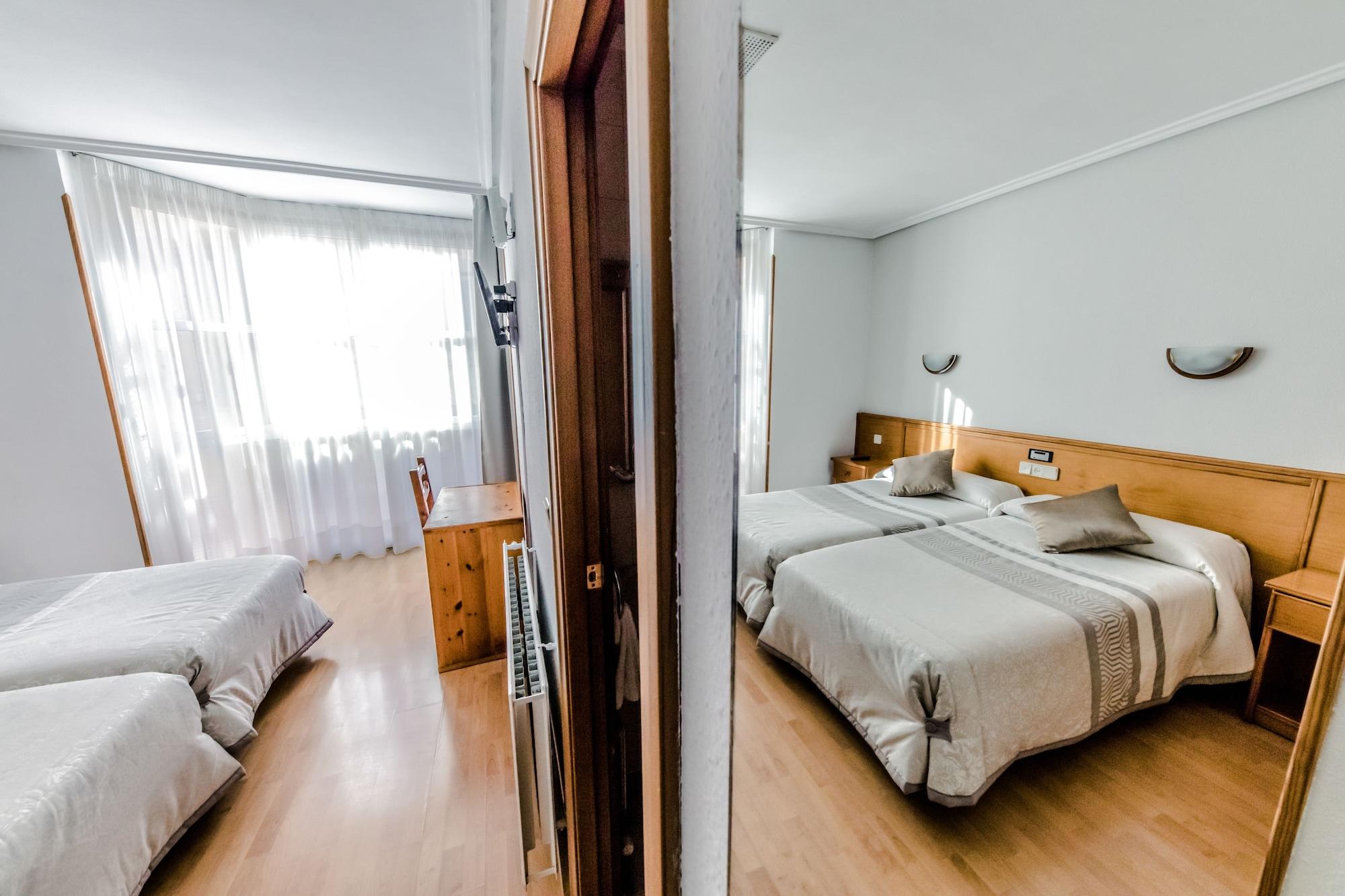 Alvi Hotel Soria Bagian luar foto