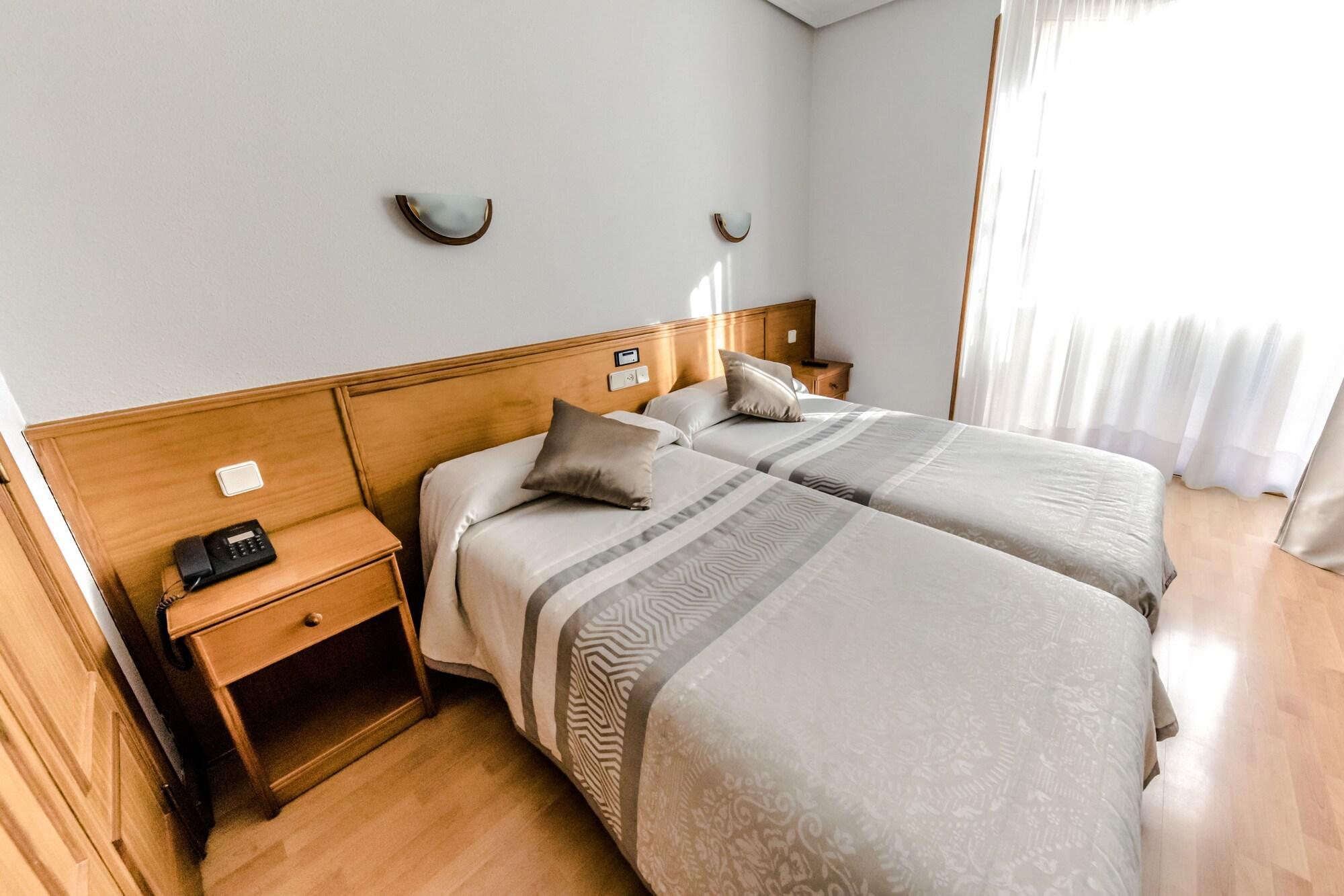 Alvi Hotel Soria Bagian luar foto