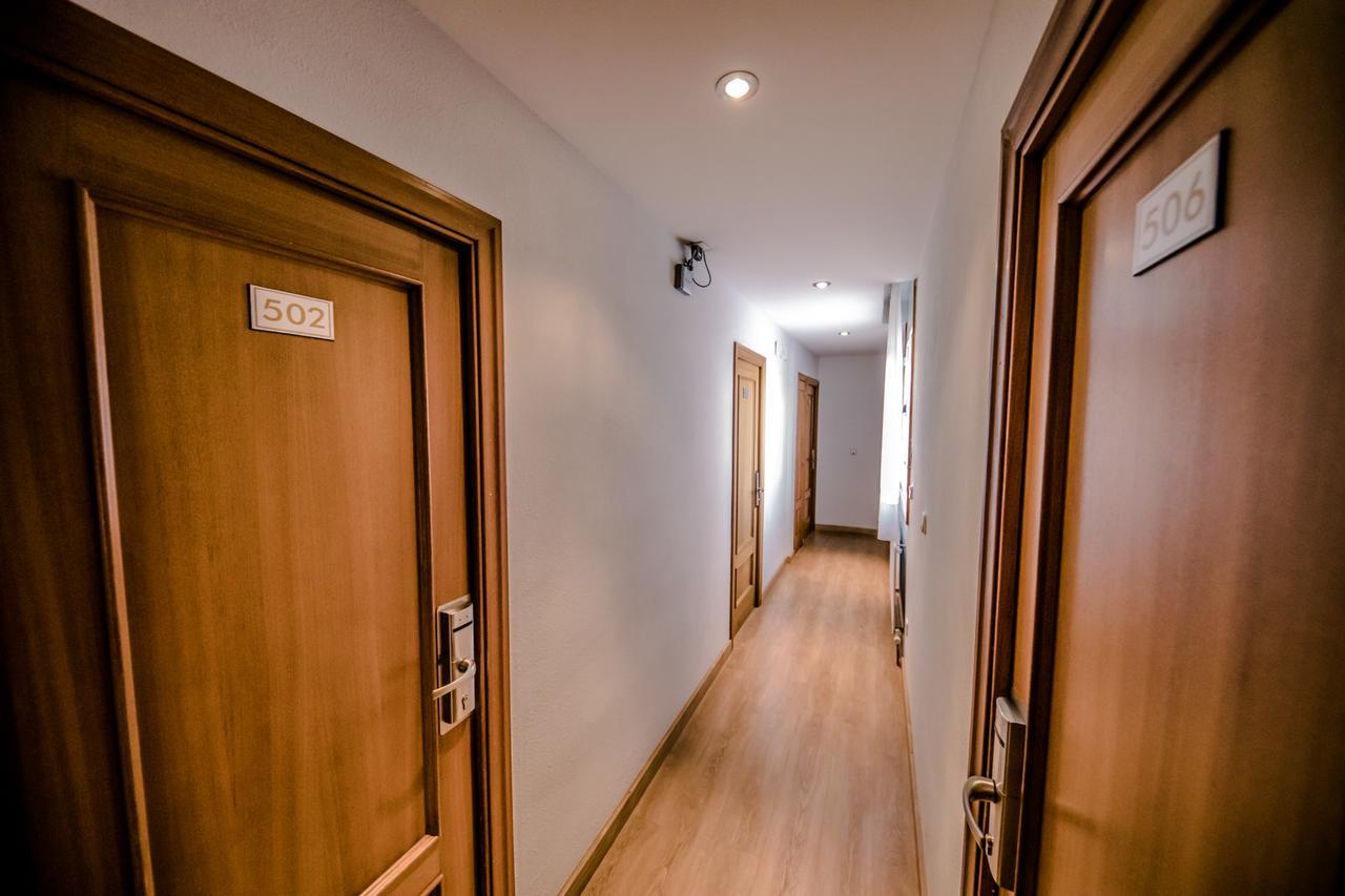 Alvi Hotel Soria Bagian luar foto