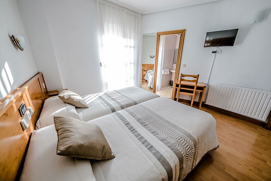 Alvi Hotel Soria Bagian luar foto